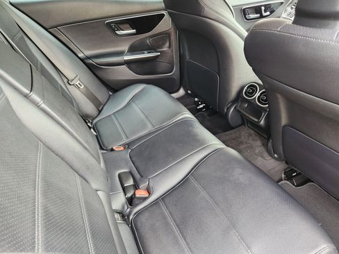 Used 2022 Mercedes-Benz C 300 4MATIC Sedan image 33