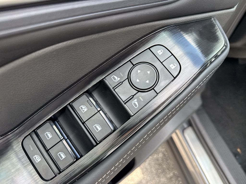 New 2026 Nissan Rogue Dark Armor AWD/4WD image 12