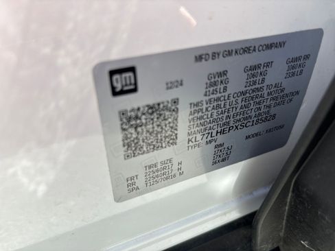 Used 2025 Chevrolet Trax LT image 28