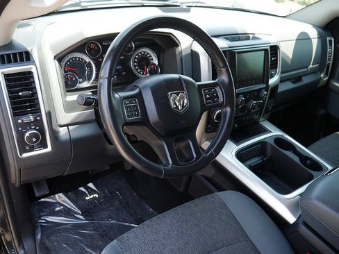 Used 2016 RAM 1500 Big Horn AWD/4WD image 11