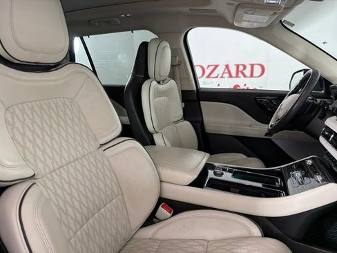 Used 2024 Lincoln Aviator Black Label AWD/4WD image 16