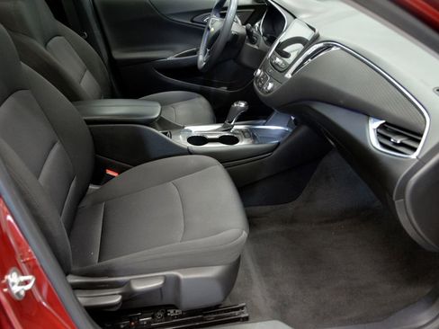 Used 2018 Chevrolet Malibu LT image 30