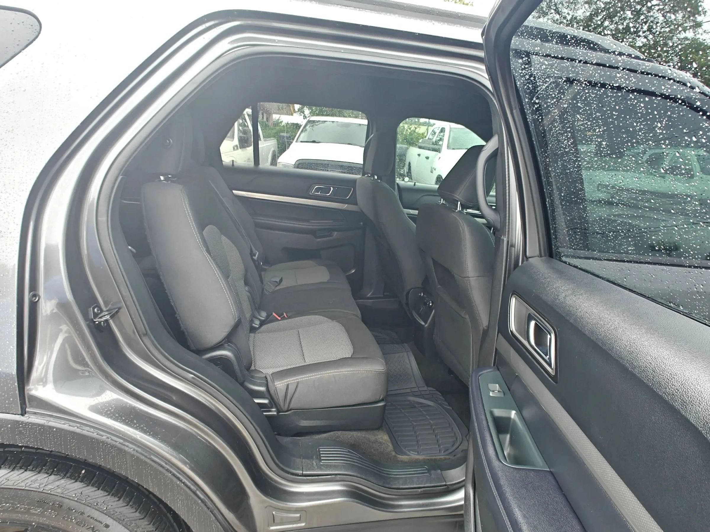 Used 2018 Ford Explorer XLT w/ Class II Trailer Tow Package FWD image 17