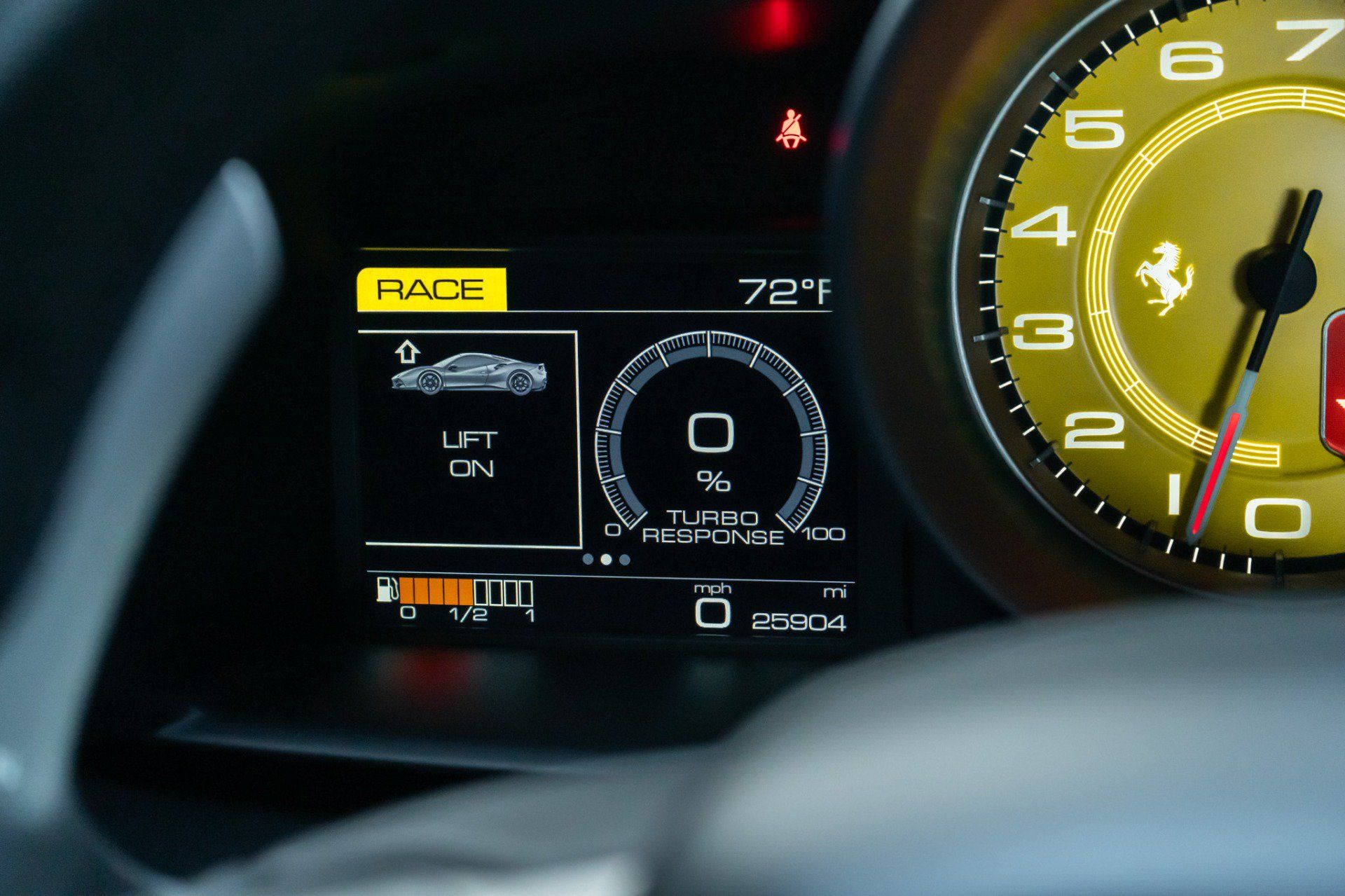 Used 2018 Ferrari 488 GTB RWD image 11