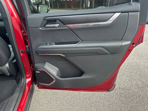 Used 2024 GMC Acadia Elevation image 16