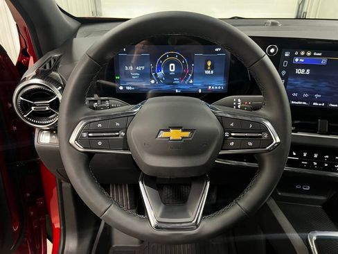 New 2026 Chevrolet Equinox LT image 18