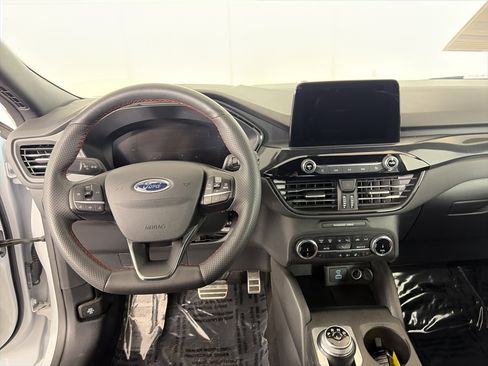 Used 2023 Ford Escape ST-Line image 3