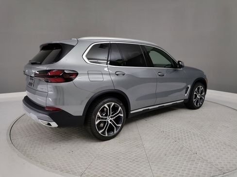 Used 2026 BMW X5 sDrive40i image 6