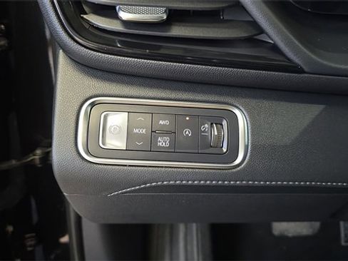 Used 2025 Buick Enclave Avenir image 23