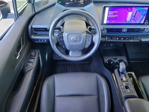 Used 2025 Toyota Prius FWD image 7