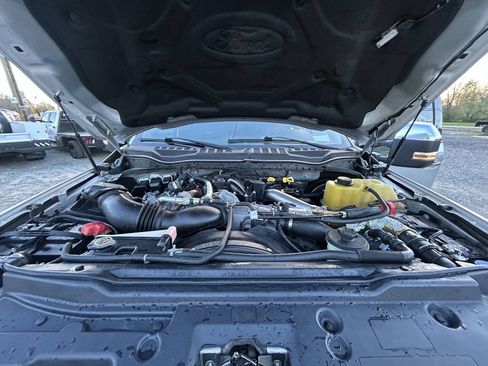 Used 2017 Ford F250 Platinum w/ FX4 Off-Road Package image 29