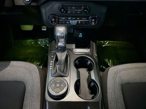 Used 2025 Ford Bronco Big Bend image 38