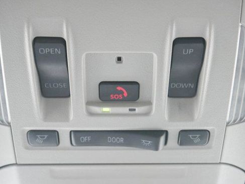 Used 2024 Toyota Highlander XLE image 30