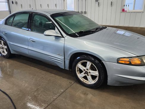Used 2003 Pontiac Bonneville SLE image 3