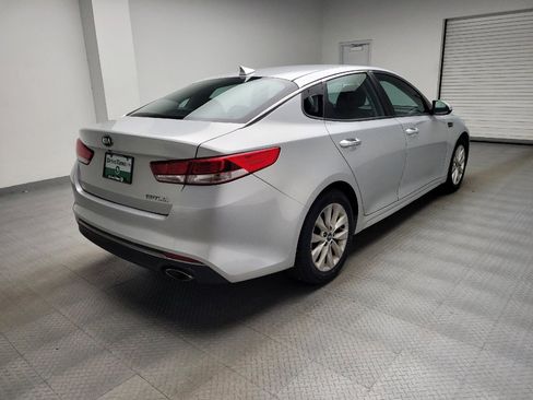 Used 2017 Kia Optima LX FWD image 9