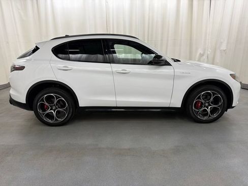 Used 2024 Alfa Romeo Stelvio Veloce AWD/4WD image 7