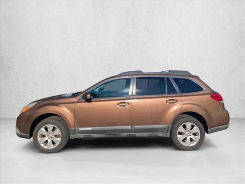 Used 2011 Subaru Outback 2.5i Premium AWD/4WD image 8
