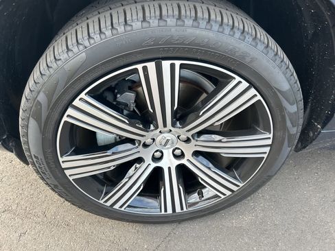 Used 2024 Volvo XC90 B6 Ultimate w/ Protection Package Premier image 13