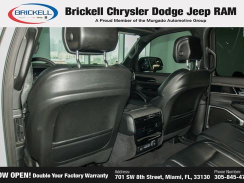 Used 2024 Jeep Wagoneer L Series II RWD image 26