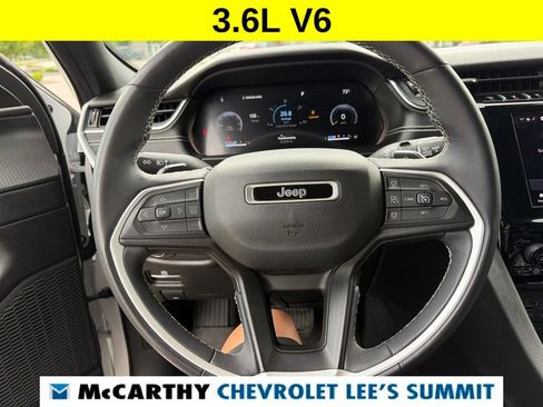 Used 2023 Jeep Grand Cherokee Altitude AWD/4WD image 18