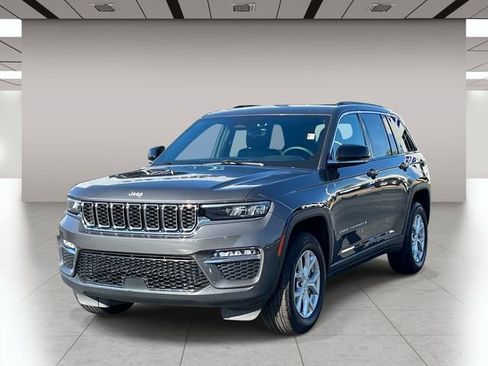 Used 2025 Jeep Grand Cherokee Limited AWD/4WD image 8