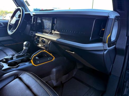 Used 2023 Ford Bronco Badlands image 10