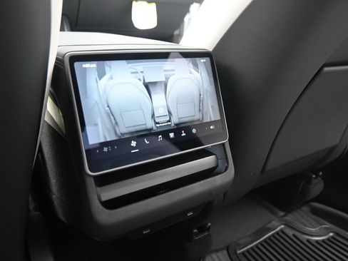 Used 2026 Tesla Model Y 2WD image 14