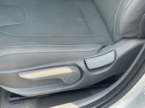 Used 2023 Hyundai Elantra SEL image 12