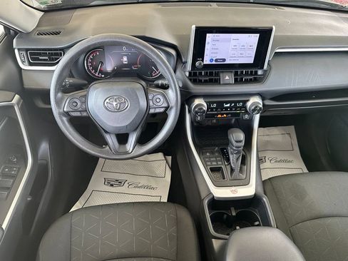 Used 2025 Toyota RAV4 XLE AWD/4WD image 15