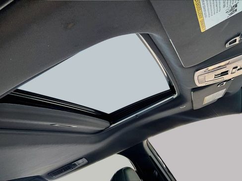 Used 2021 Toyota Sienna XSE w/ XSE Plus Package FWD image 22