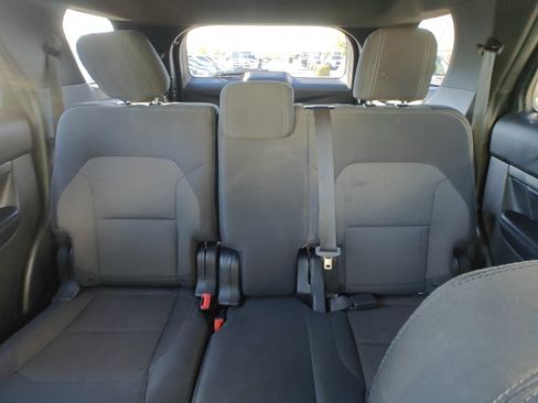Used 2018 Ford Explorer XLT image 21