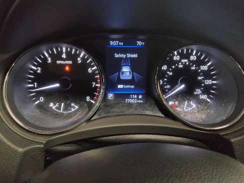 Used 2018 Nissan Rogue SV AWD/4WD image 23