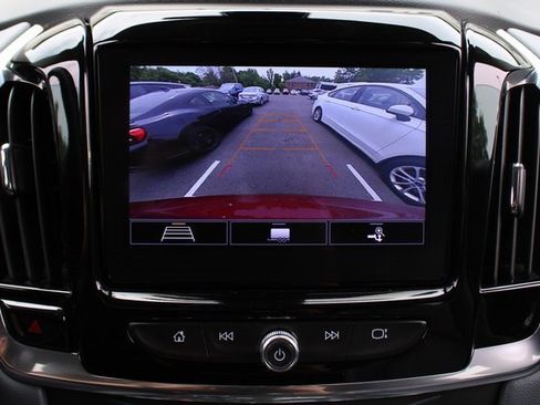 Used 2020 Chevrolet Traverse LT w/ Driver Confidence II Package image 30