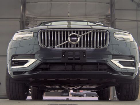 Used 2025 Volvo XC90 T8 Plus w/ Protection Package Premier AWD/4WD image 9