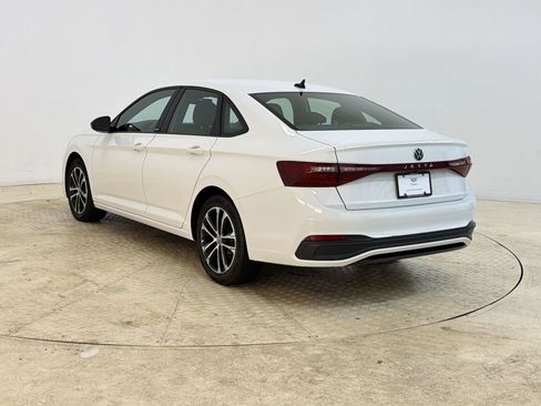 Used 2025 Volkswagen Jetta Sport FWD image 3