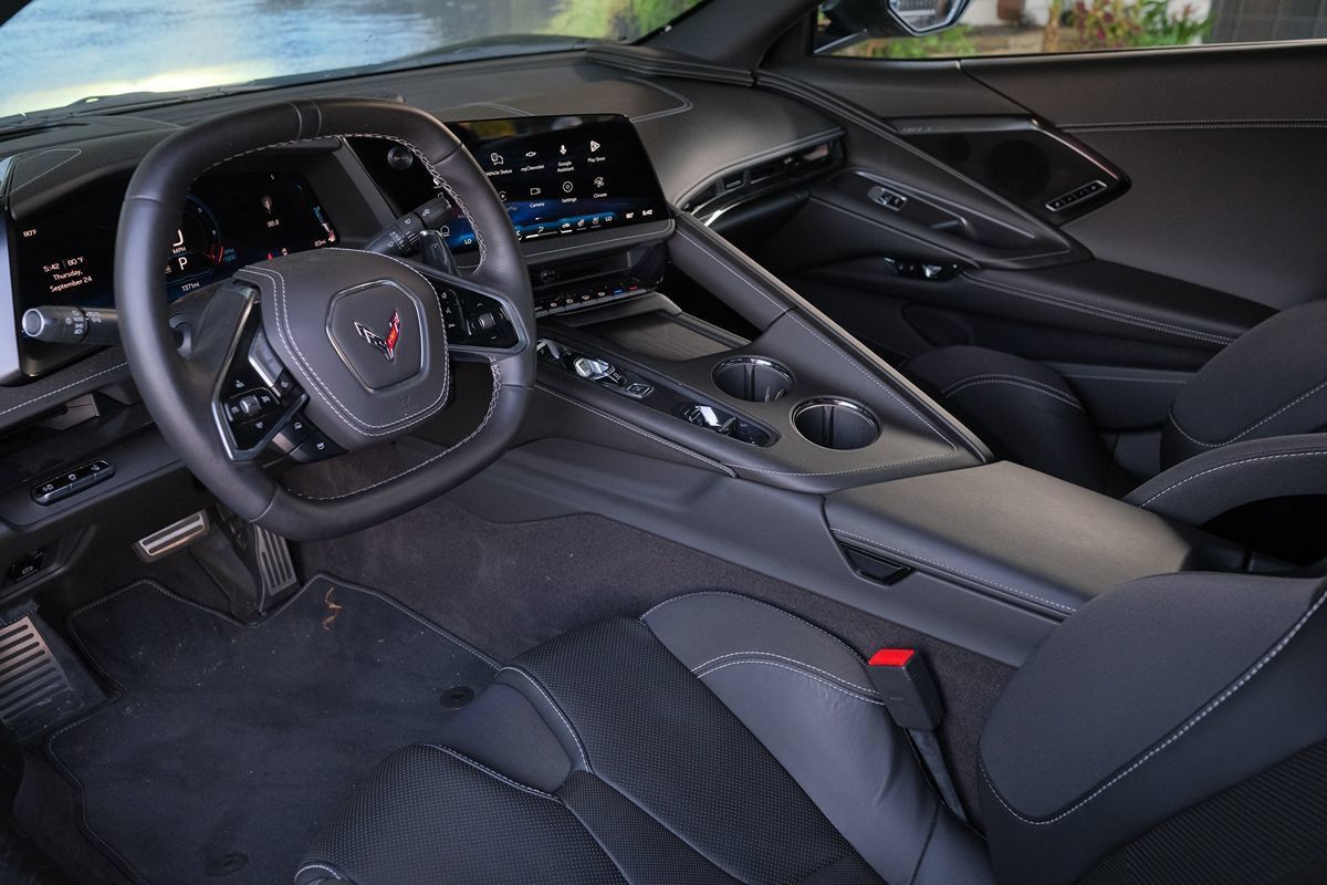 Used 2026 Chevrolet Corvette Stingray Preferred Cpe w/ Stealth Interior Trim Package RWD image 15