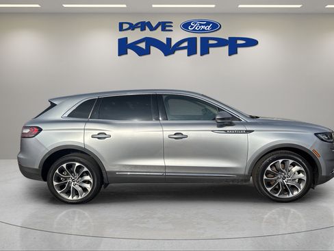 Used 2023 Lincoln Nautilus Reserve AWD/4WD image 8