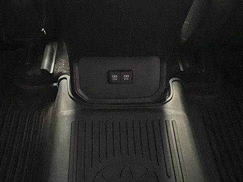 Used 2021 Toyota Highlander XSE image 22