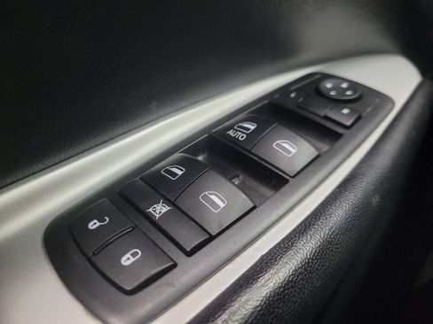 Used 2018 Dodge Journey SE w/ Connectivity Group FWD image 27