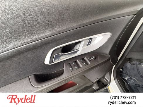 Used 2017 Chevrolet Equinox LT w/ Convenience Package AWD/4WD image 11