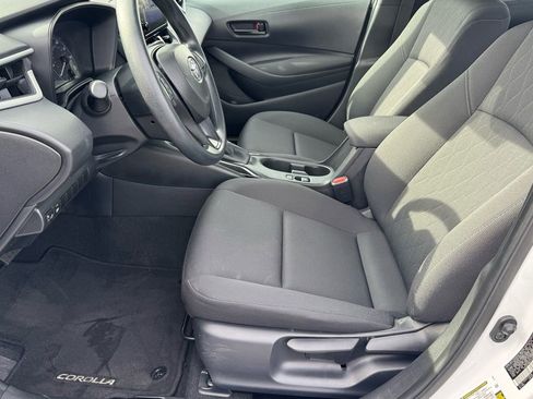 Used 2025 Toyota Corolla LE w/ LE Premium Package image 11
