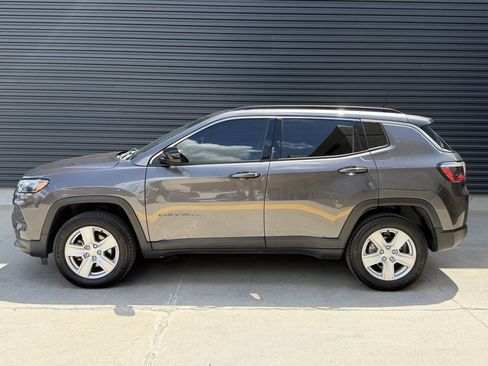 Used 2022 Jeep Compass Latitude AWD/4WD image 9