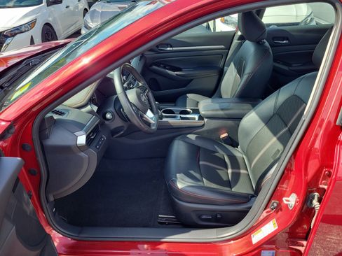 Certified 2024 Nissan Altima 2.5 SR FWD image 12