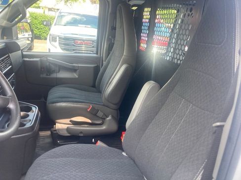 Used 2025 GMC Savana 2500 w/ Driver Convenience Package RWD image 17
