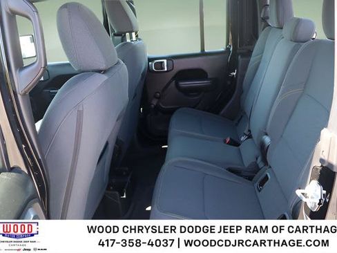 Used 2024 Jeep Gladiator Sport AWD/4WD image 12