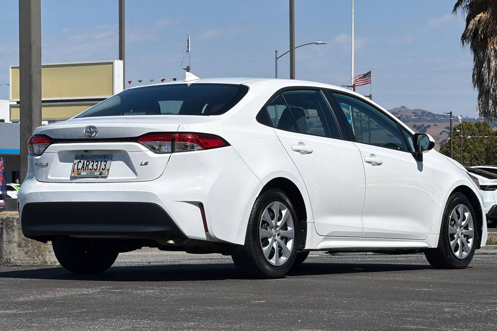 Used 2025 Toyota Corolla LE FWD image 4