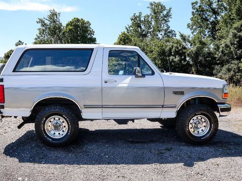 Used 1995 Ford Bronco XLT AWD/4WD image 7