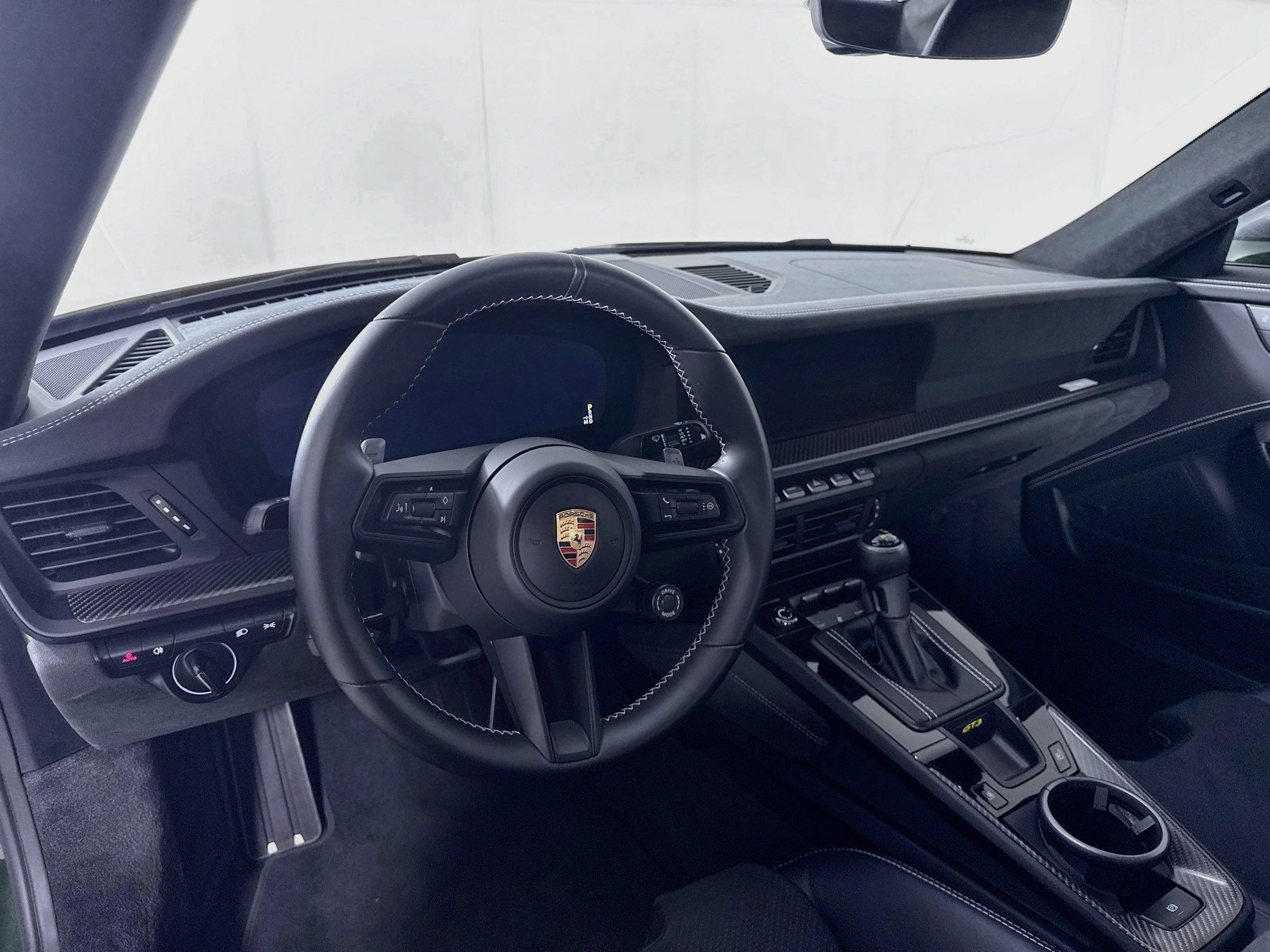 Certified 2025 Porsche 911 GT3 RWD image 4