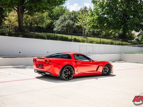 Used 2013 Chevrolet Corvette Z06 w/ 3LZ Preferred Equipment Group RWD image 36