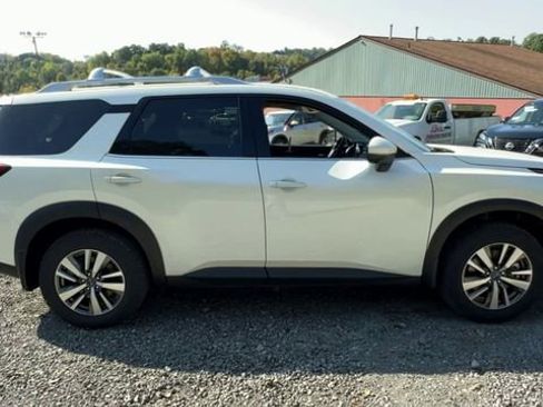 Certified 2024 Nissan Pathfinder SL w/ Cargo Package image 9